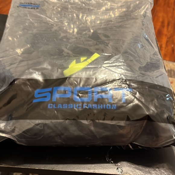 Black and yellow ish striped - Picture 9 of 10